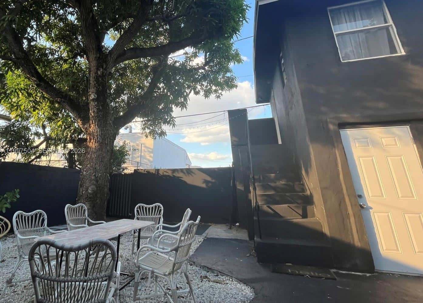 21 NE 53 ST, Miami FL 33137