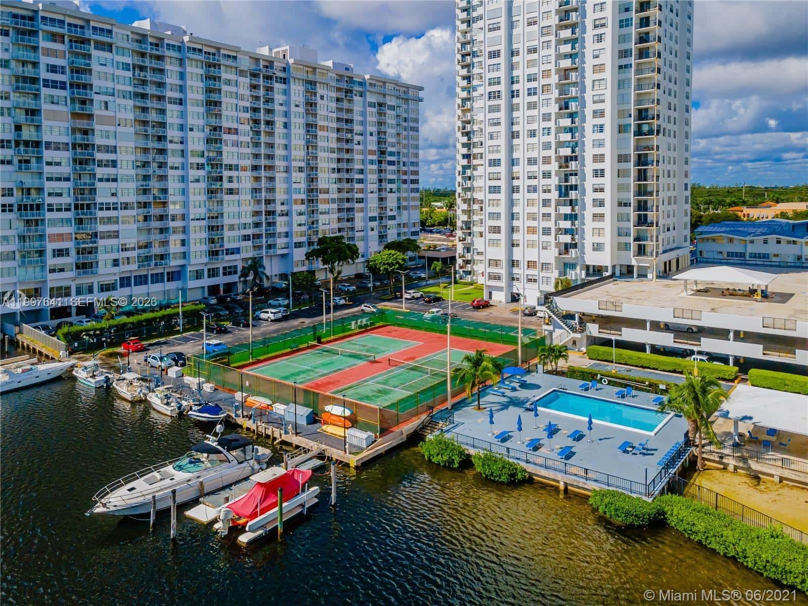 2750 NE 183rd St # 801, Aventura FL 33160