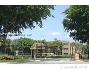 8065 SW 107th AV # 321, Miami FL 33173