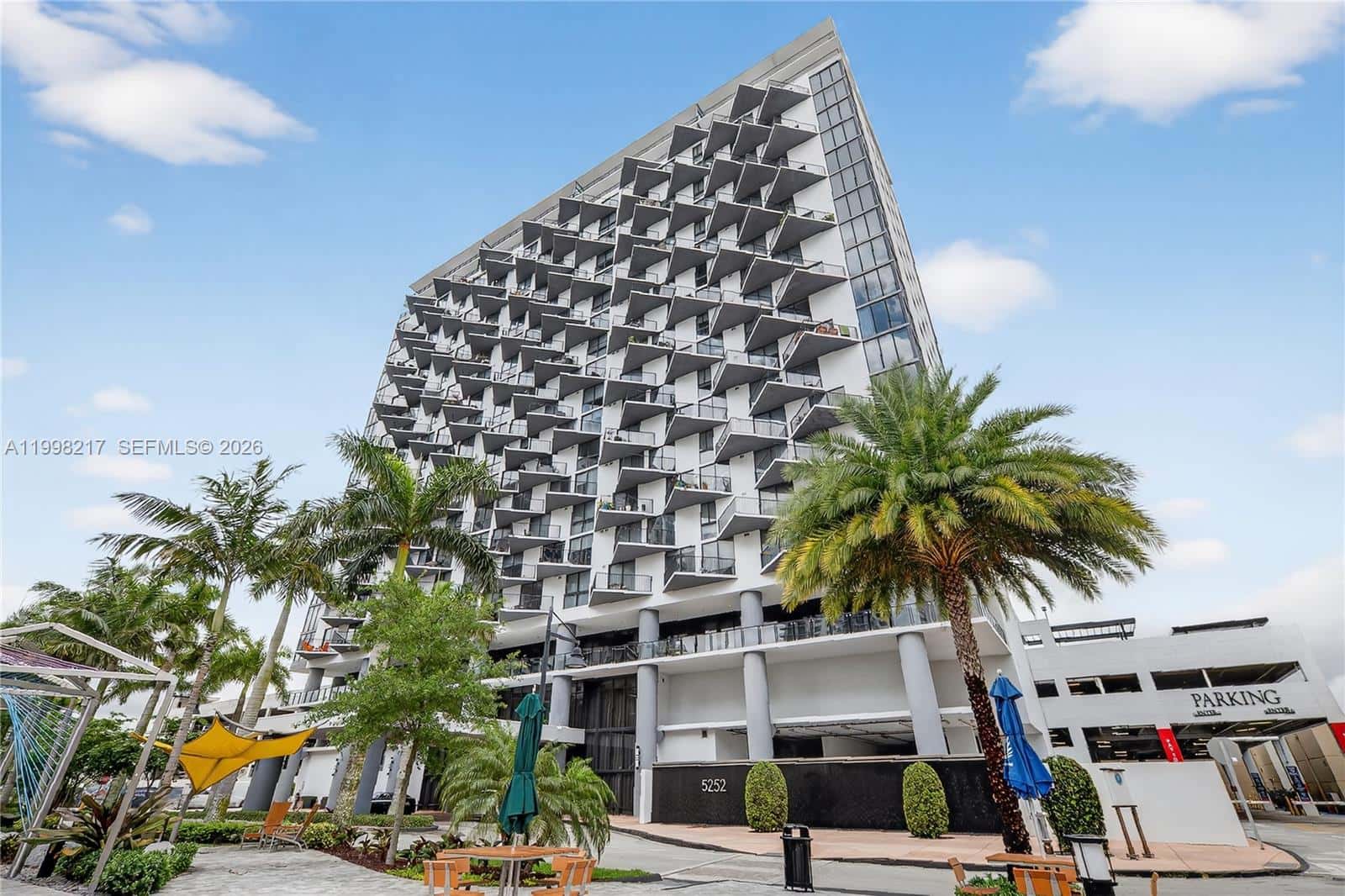 5252 NW 85th Ave # 1004, Doral FL 33166