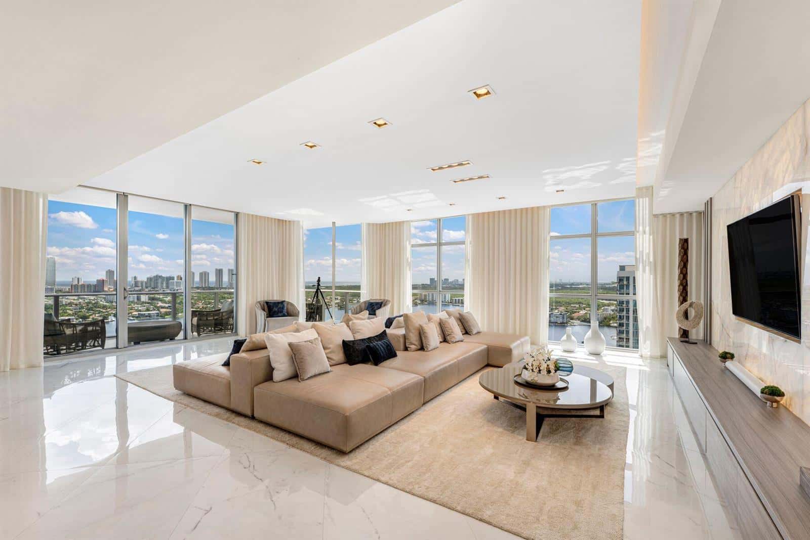 17301 Biscayne Boulevard # 7, North Miami Beach FL 33160