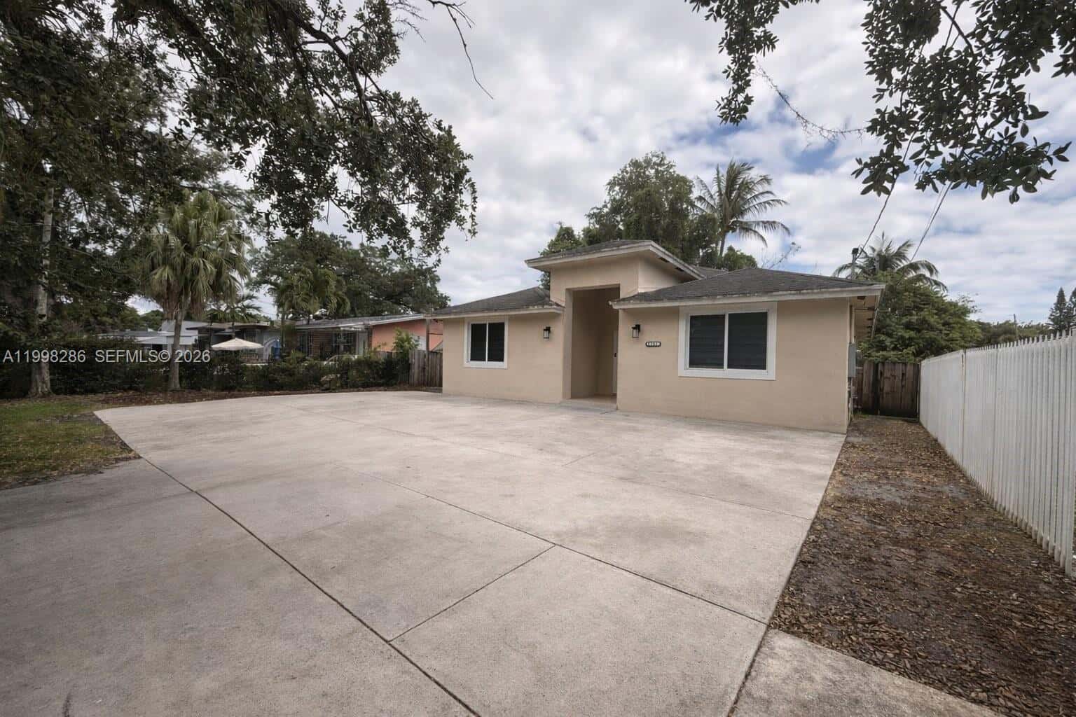 3166 NW 170th St, Miami Gardens FL 33056