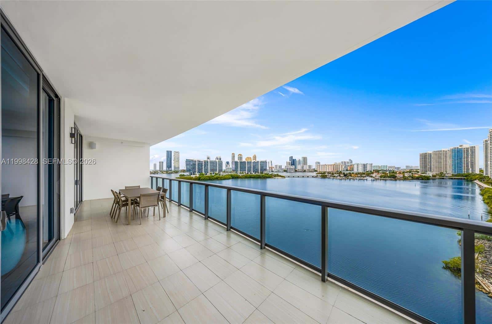3300 NE 188th St # 812, Aventura FL 33180