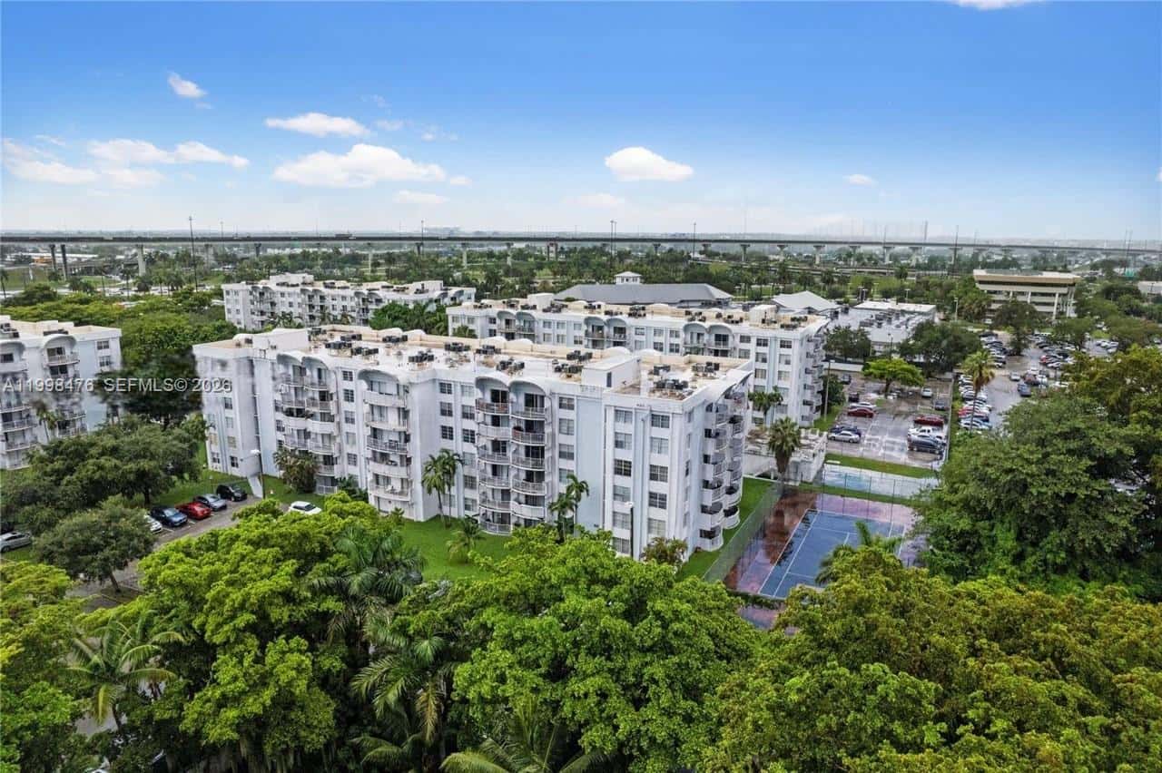 494 NW 165th St Rd # 601, Miami FL 33169