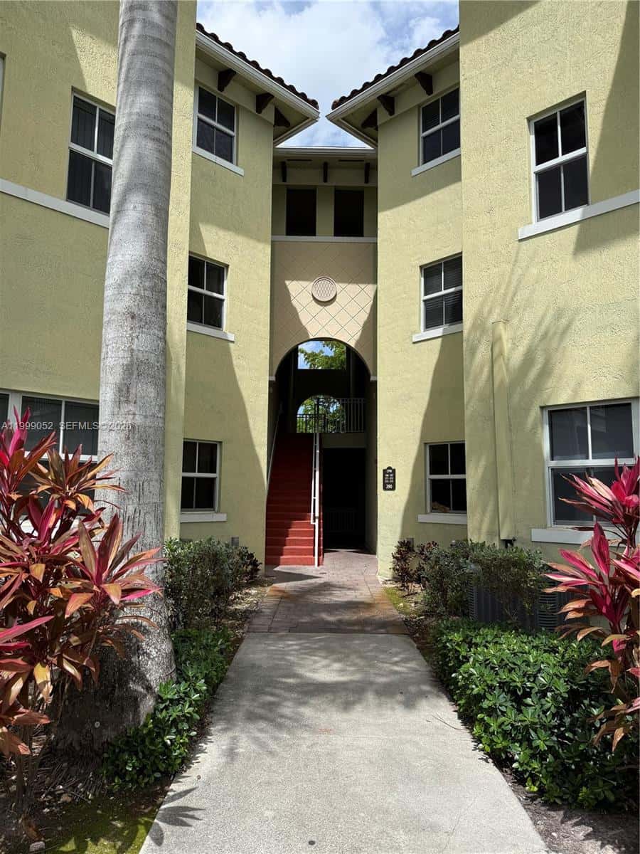 290 NW 109th Ave # 107, Miami FL 33172
