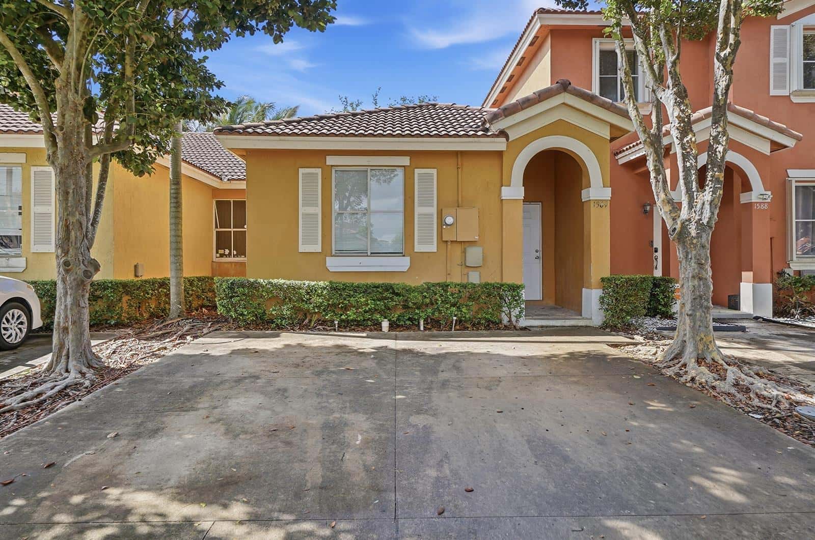 1584 SW 2nd Street, Homestead FL 33030