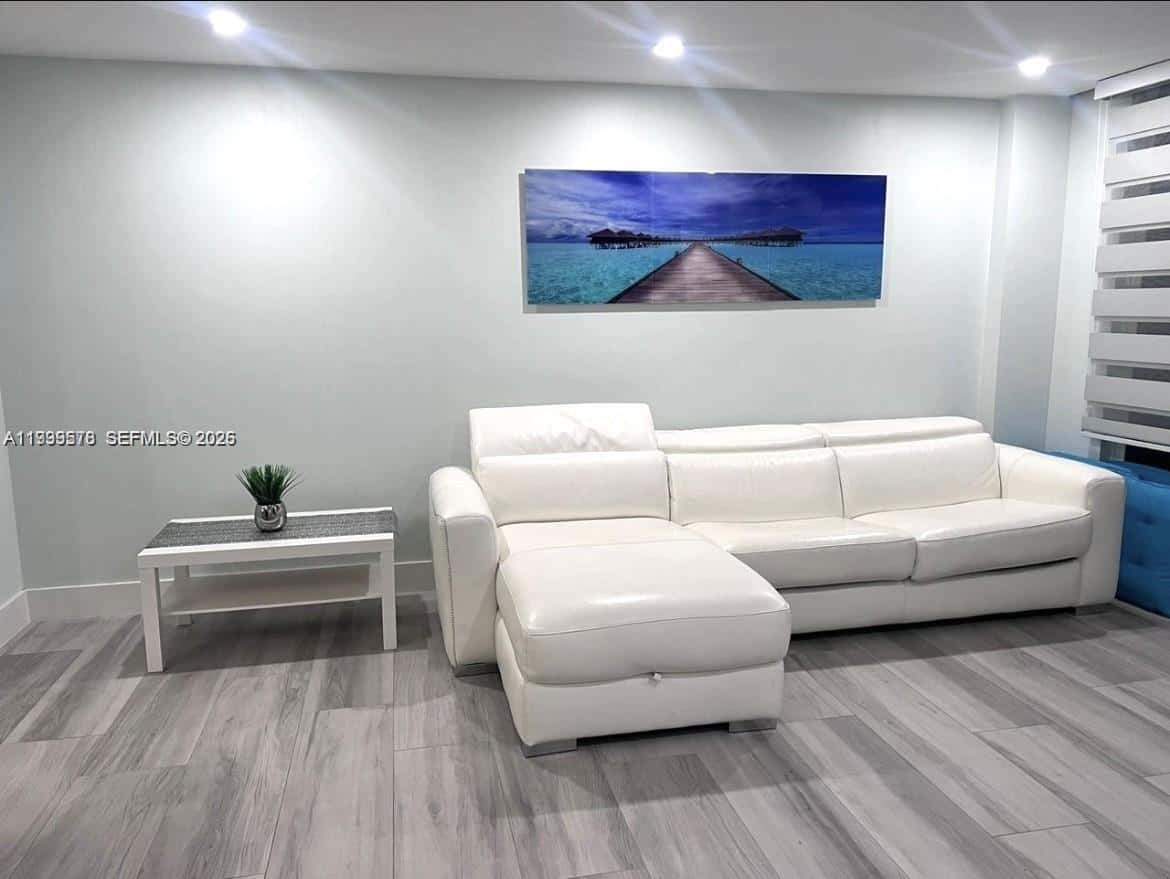 6917 Collins Ave # 806, Miami Beach FL 33141