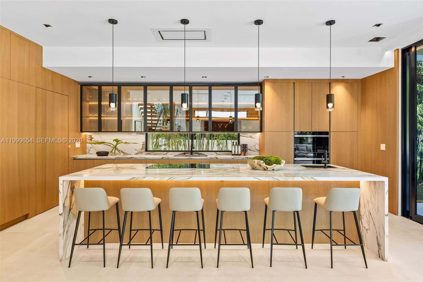 325 W 63rd St, Miami Beach FL 33141