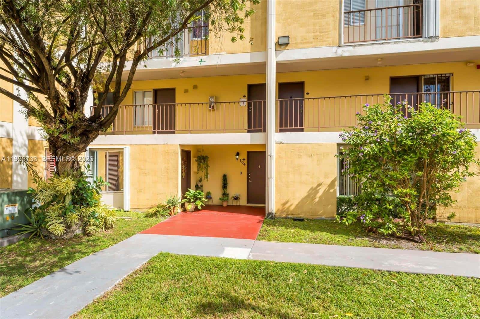 9210 Fontainebleau Blvd # 104, Miami FL 33172