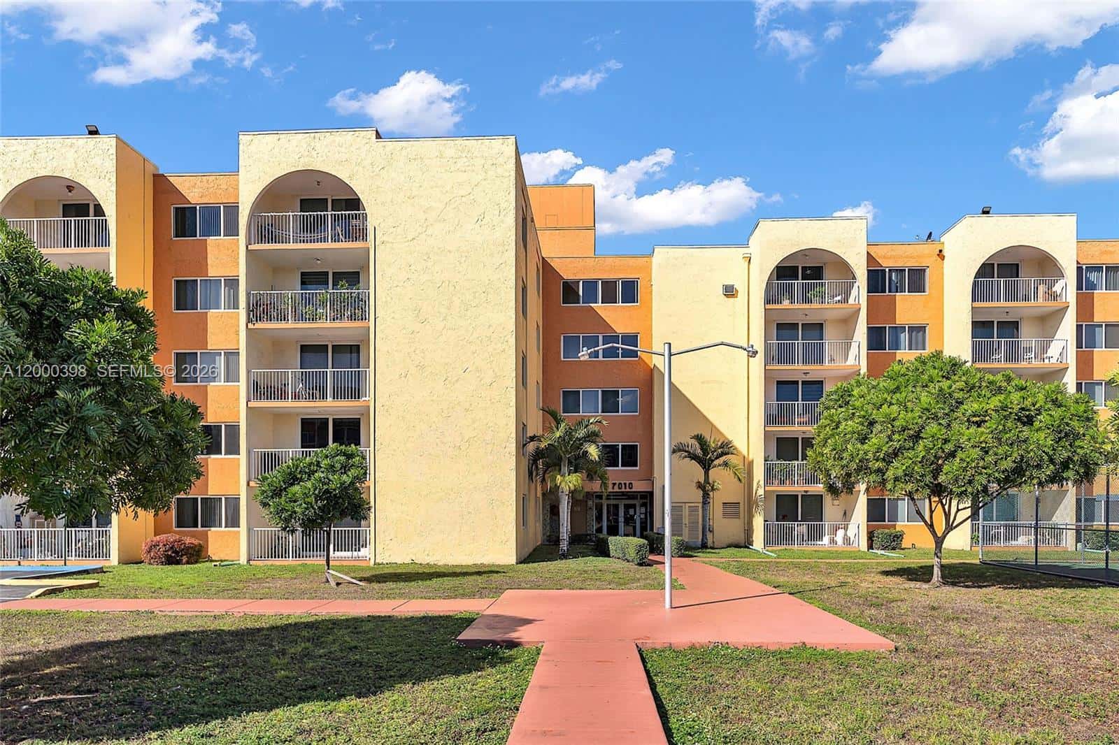 7010 NW 186th St # 410, Hialeah FL 33015