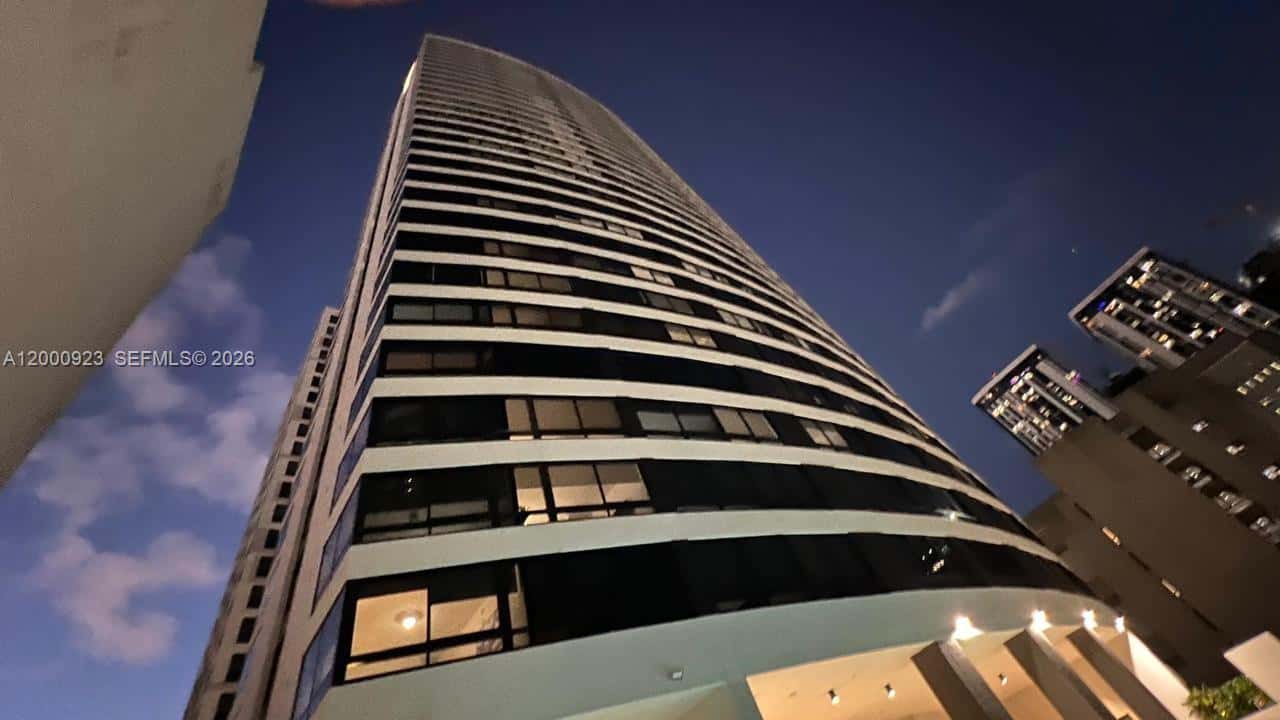 225 N Miami Ave # 212, Miami FL 33128