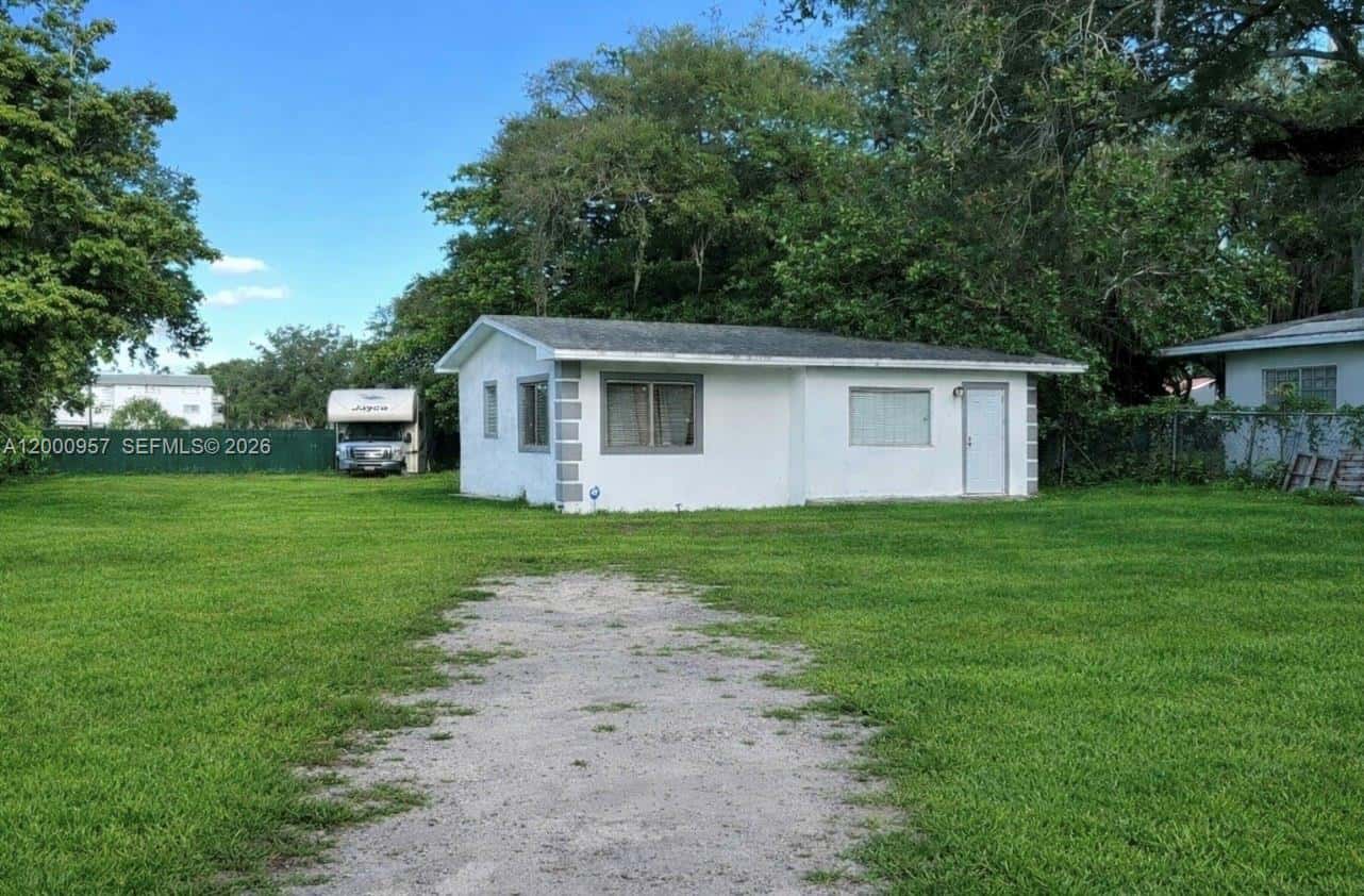 15206 NE 8th Ave, Miami FL 33162