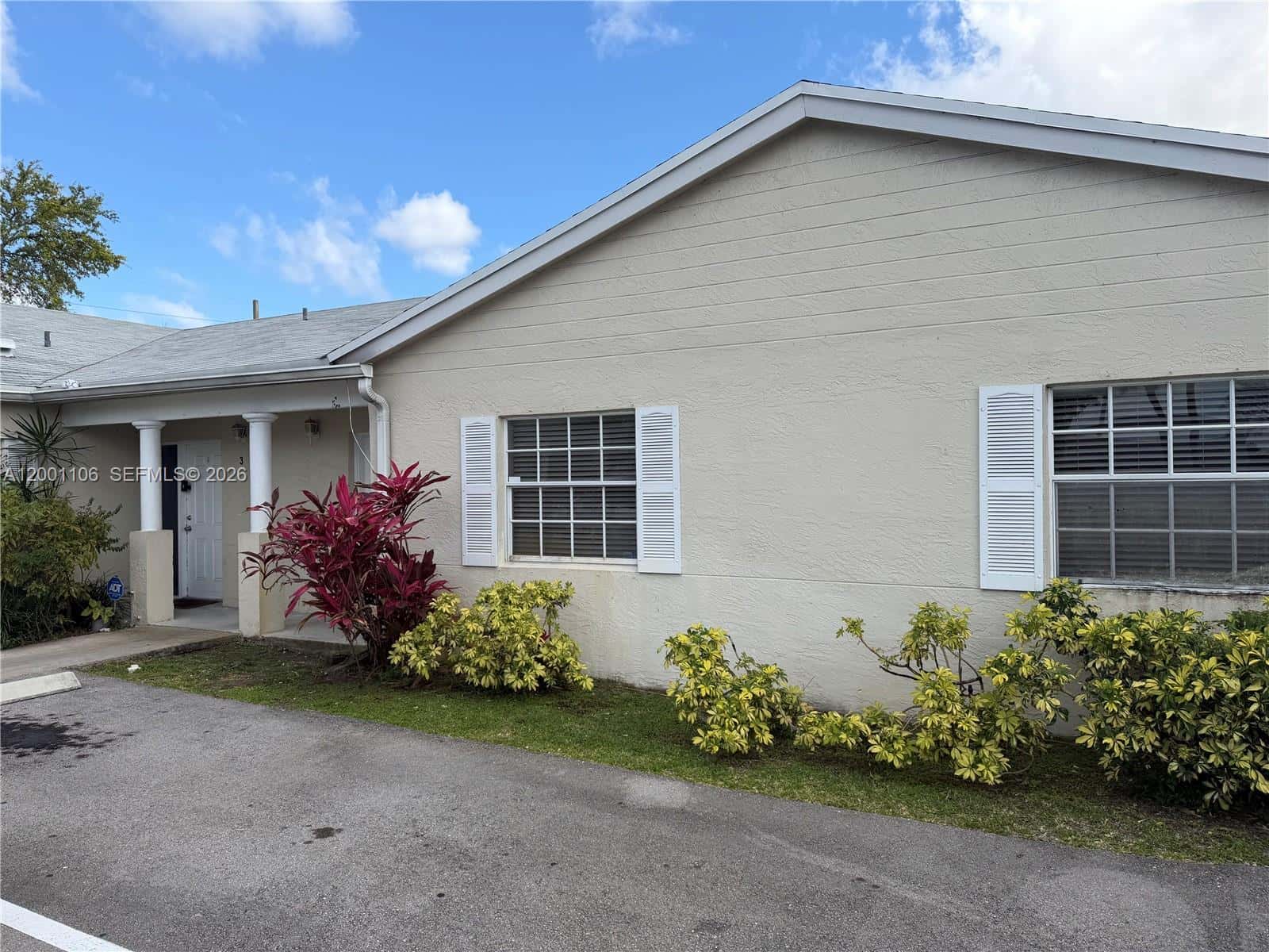 960 NE 214th Ln # 04, Miami FL 33179