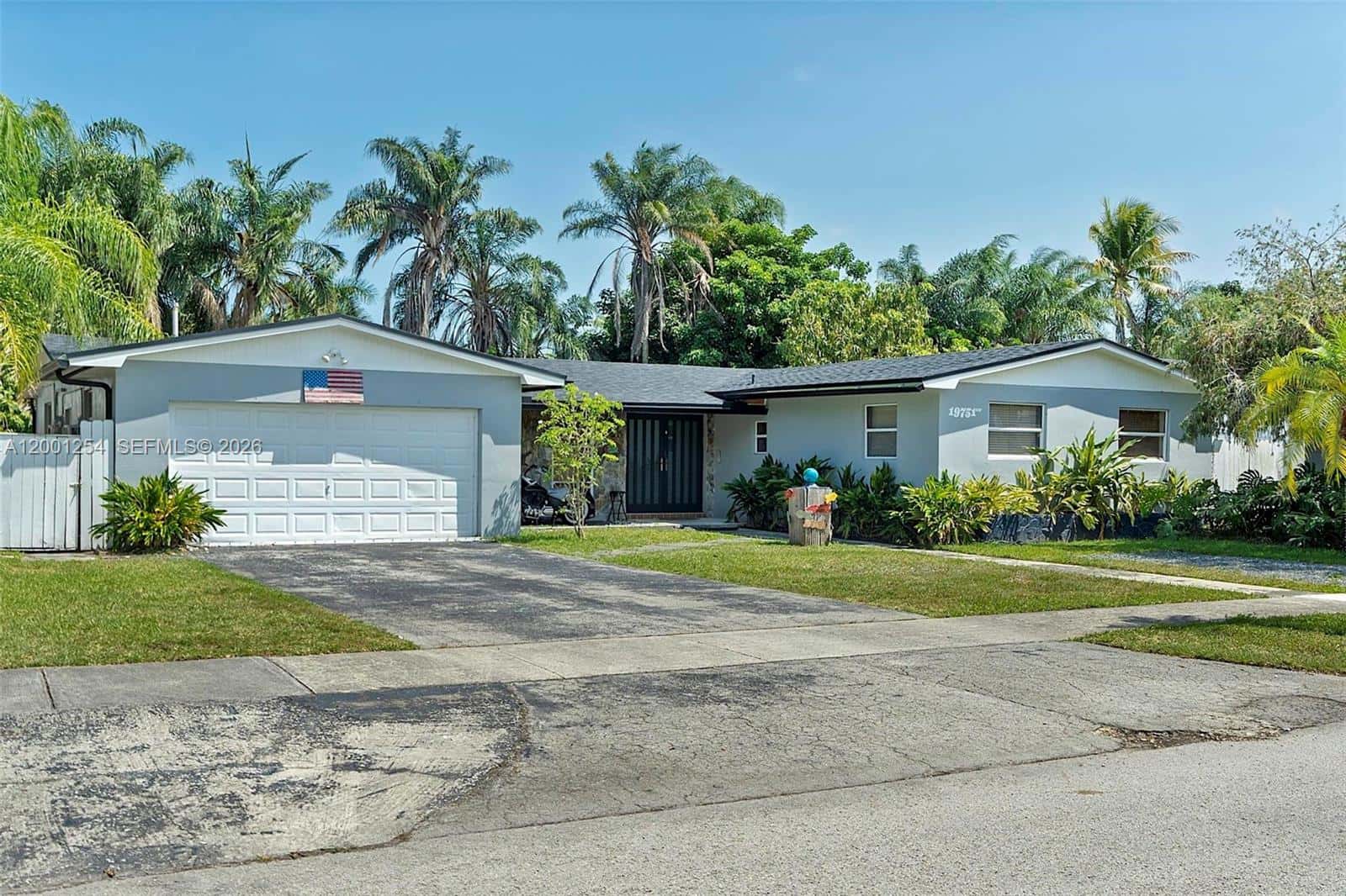 19751 SW 84th Ave, Cutler Bay FL 33189
