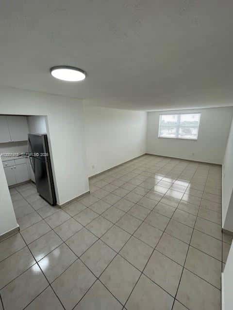 606 W 81st St # 408, Hialeah FL 33014