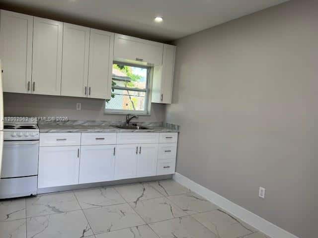 922 NW 2nd St # 4, Miami FL 33128