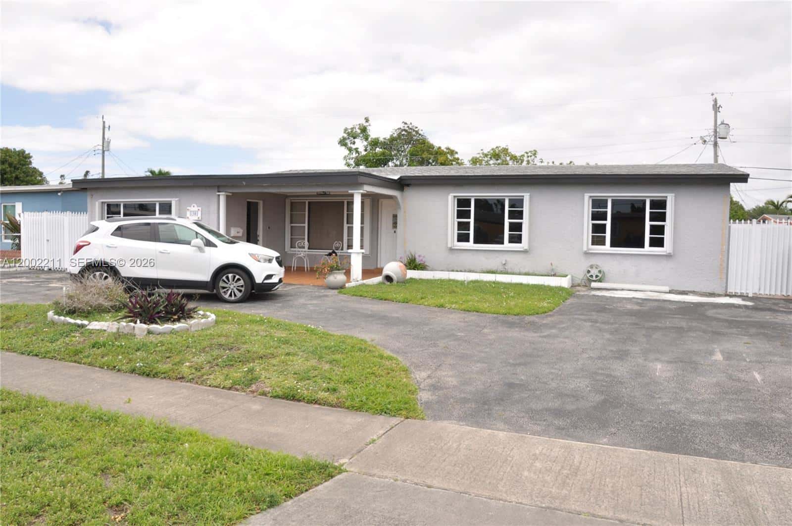 1301 W 61st Pl, Hialeah FL 33012