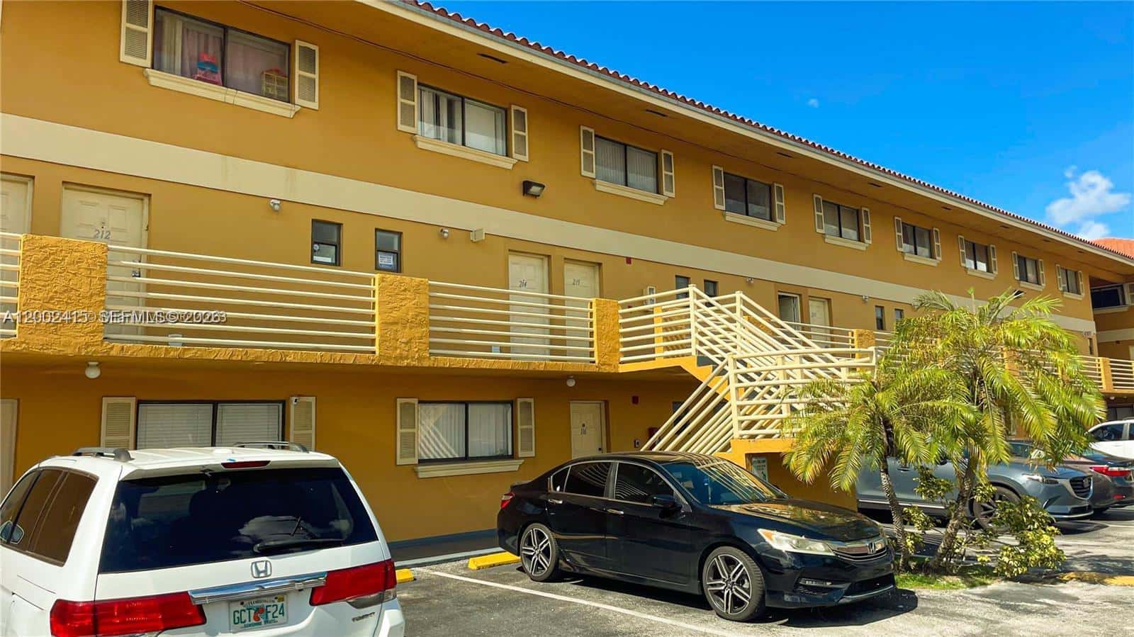 180 Royal Palm Rd # 216, Hialeah Gardens FL 33016