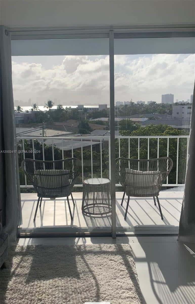 6900 Bay Dr # 5A, Miami Beach FL 33141