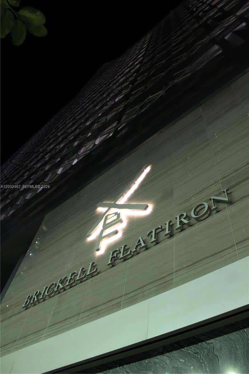 1000 Brickell Plz # 1906, Miami FL 33131