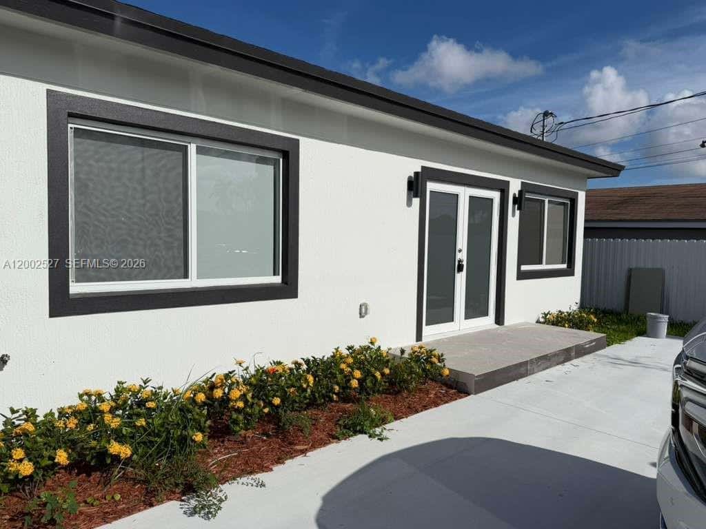 831 SE 9th Ave, Hialeah FL 33010