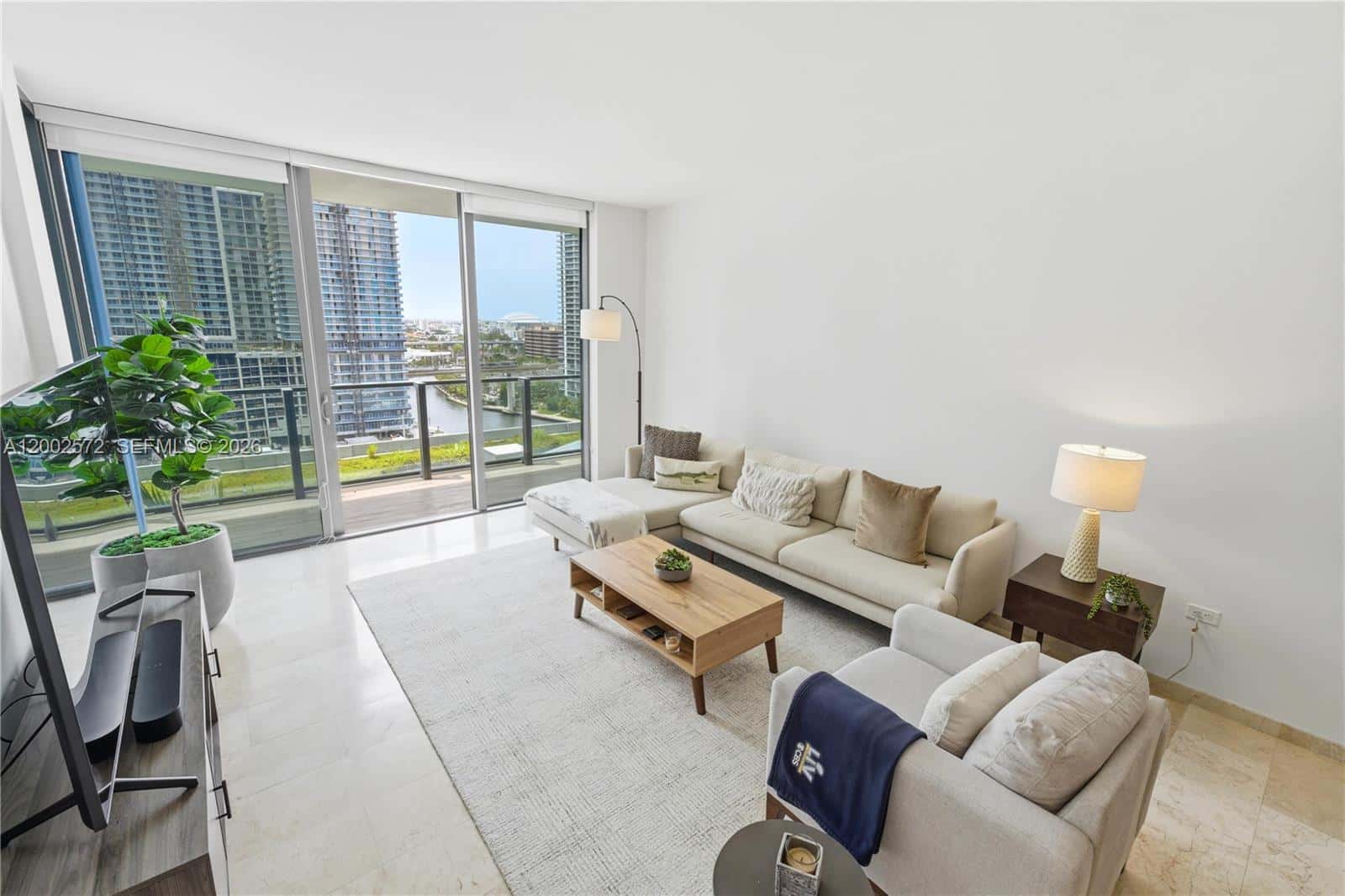 68 SE 6th St # 1106, Miami FL 33131