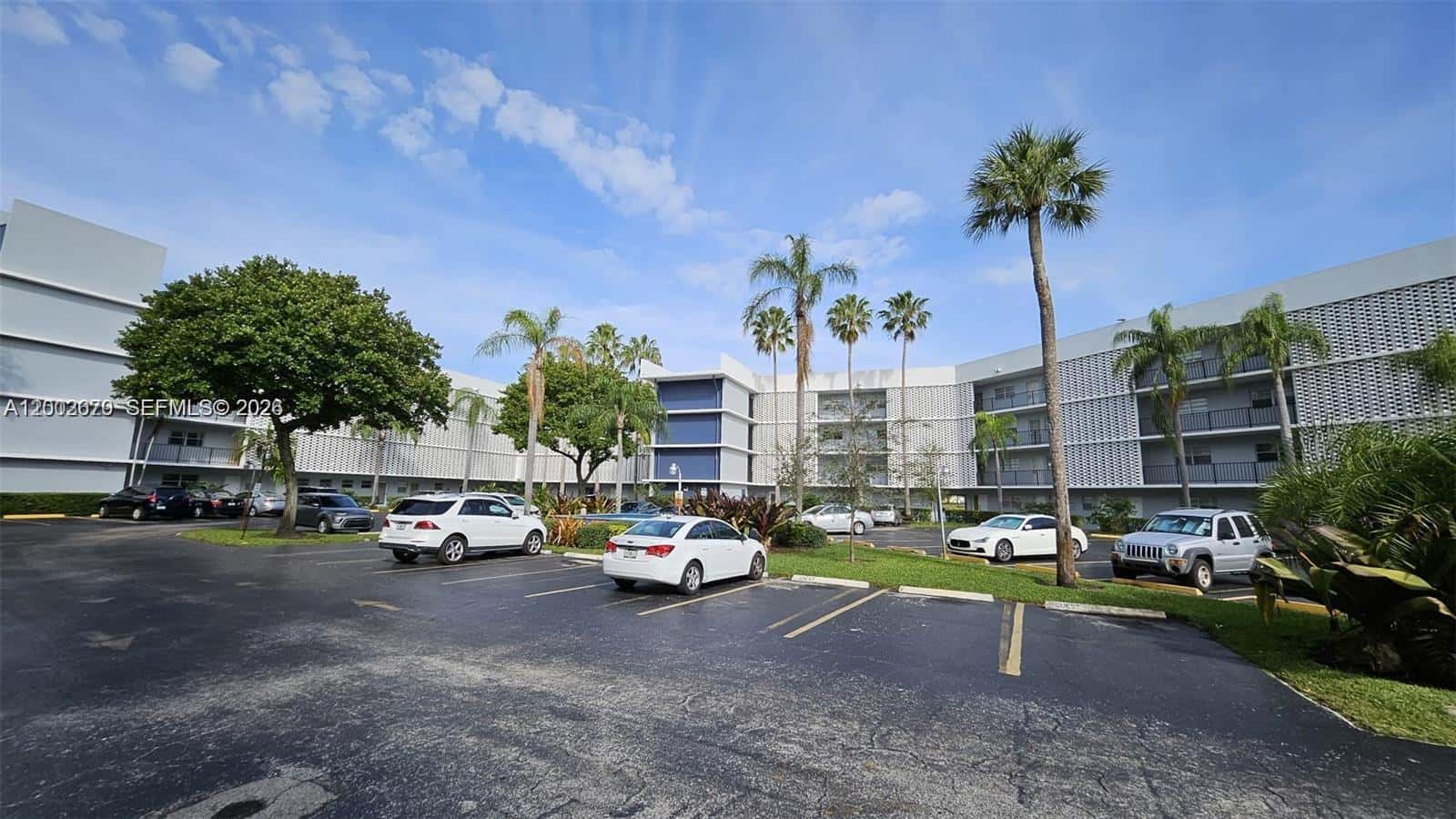 871 NE 195 ST # 204, Miami FL 33179