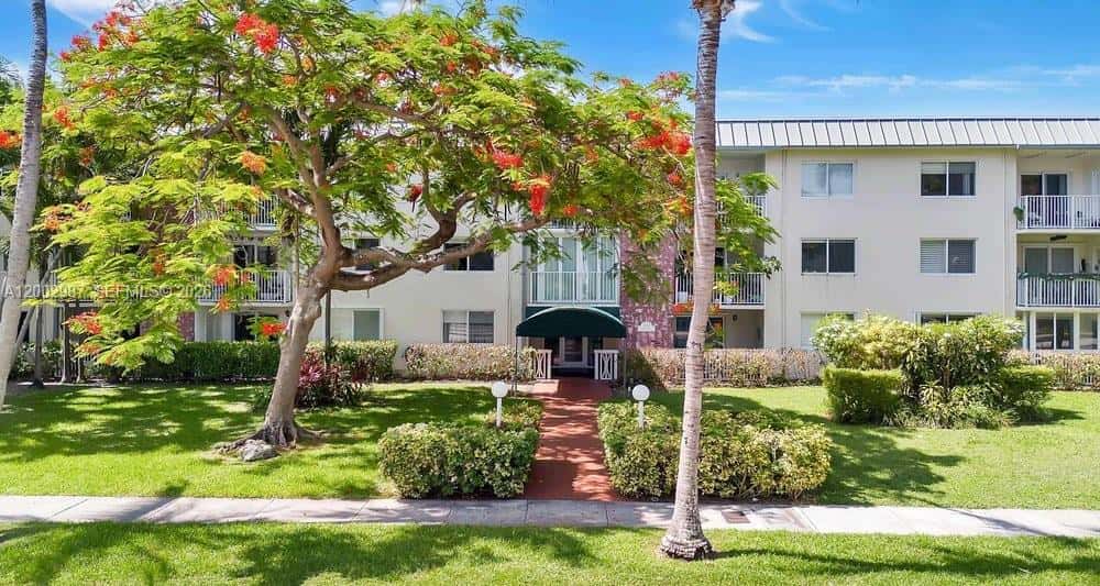 240 Galen Dr # 112, Key Biscayne FL 33149