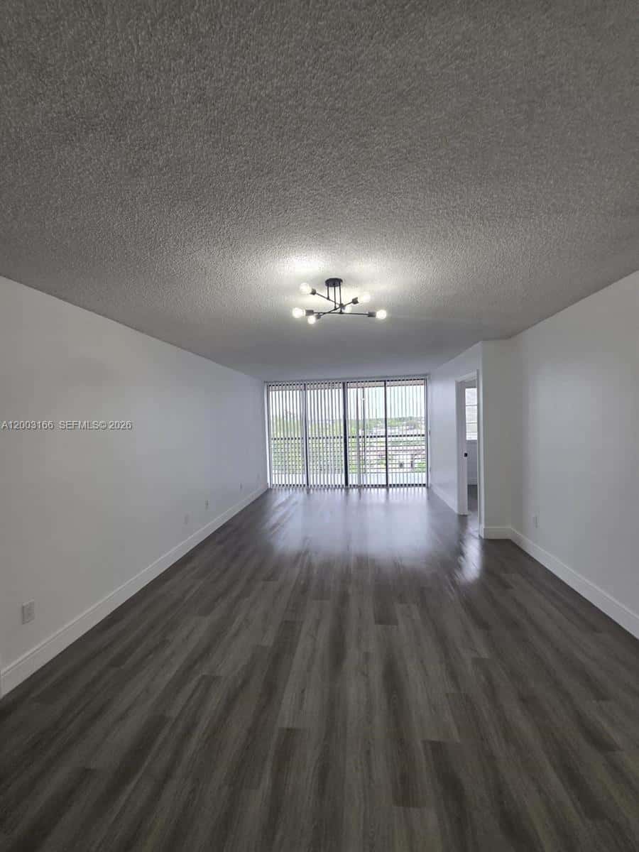 20840 San Simeon Way # 601, Miami FL 33179