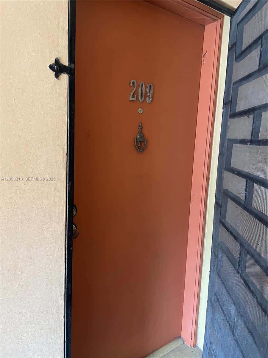 401 NW 72nd Ave # D, Miami FL 33126