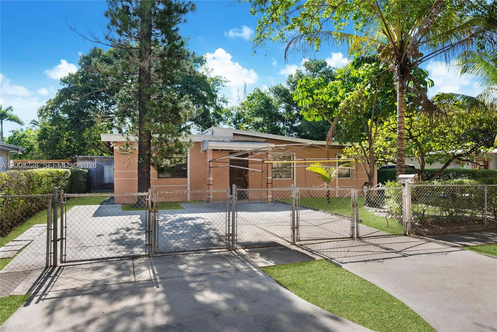 14115 NW 6th Ave, North Miami FL 33168
