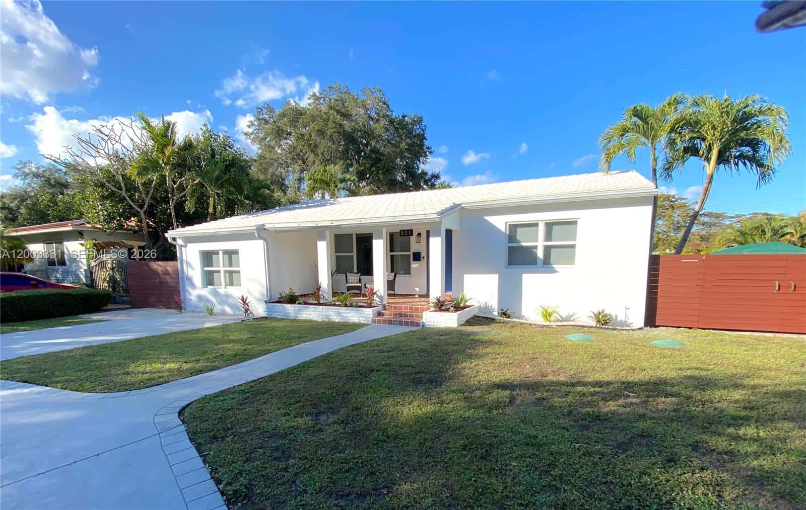 951 NE 116th St, Biscayne Park FL 33161