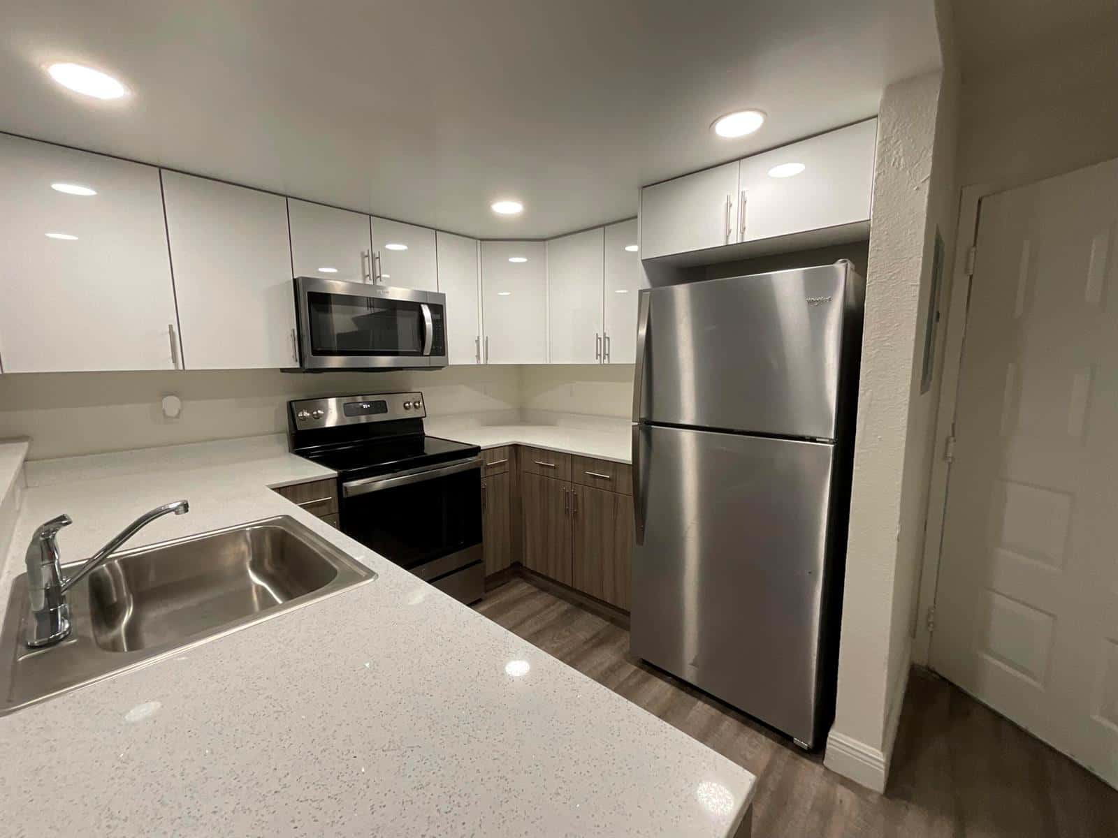 18335 NW 68 Avenue # 516, Hialeah FL 33015