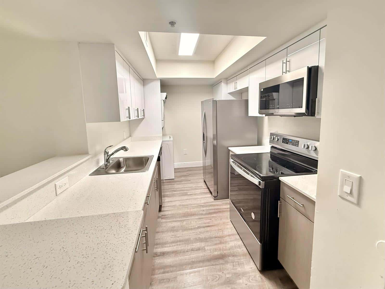 18335 NW 68 Avenue # 420, Hialeah FL 33015