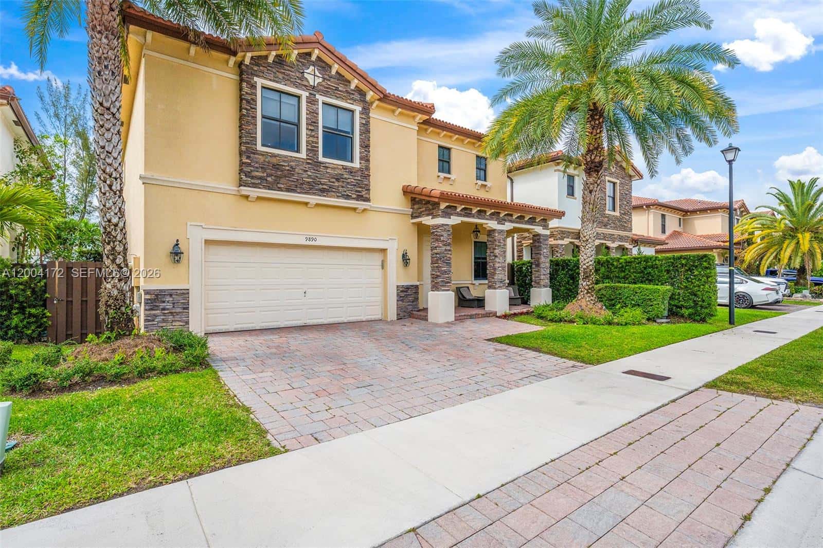 9890 NW 86th Ter, Doral FL 33178