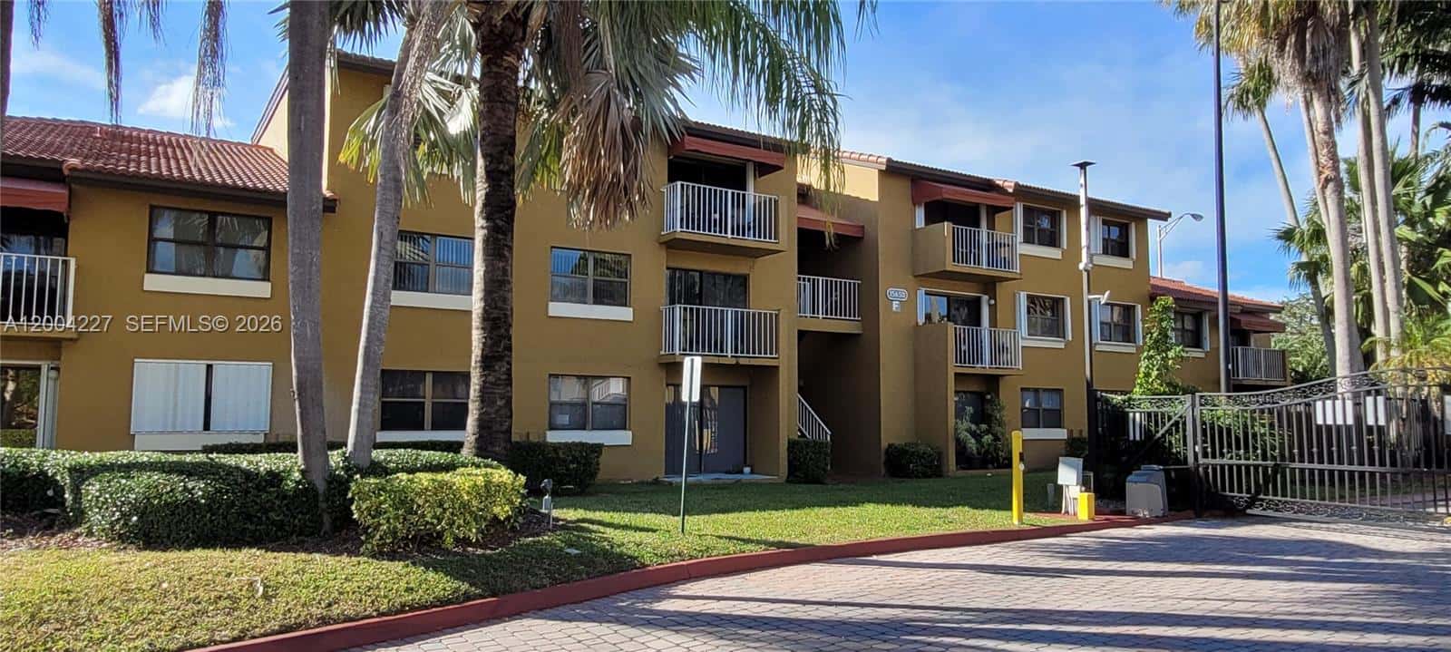 15650 SW 80th St # 208, Miami FL 33193