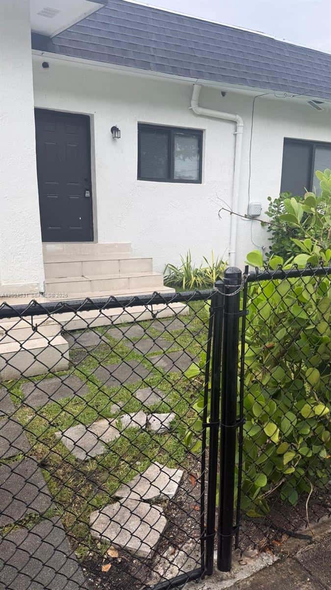 1800 NW 18th Ter # 2, Miami FL 33125