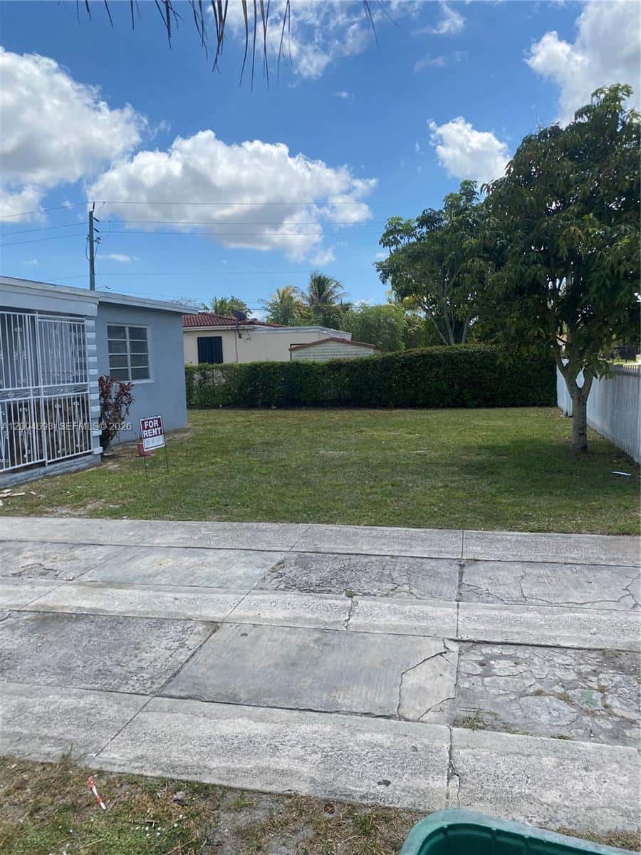 14315 NW 12th Ave, Miami FL 33168