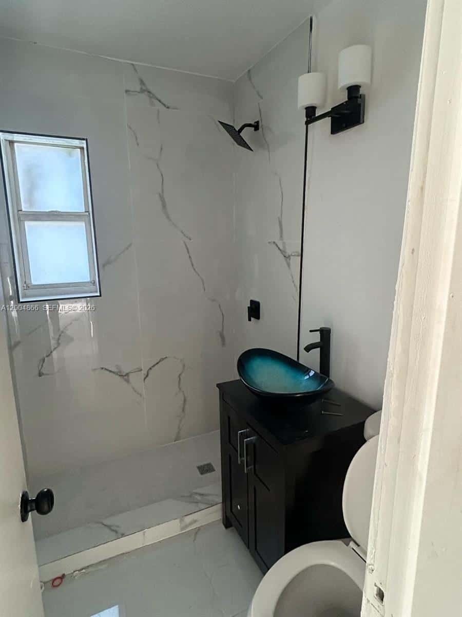 365 NW 188th St, Miami Gardens FL 33169