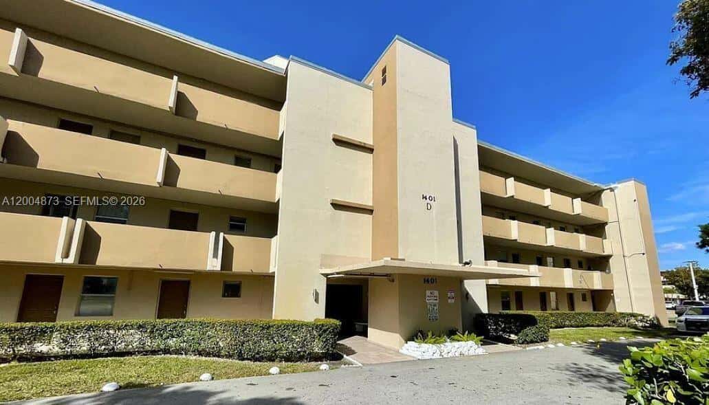 1401 NE 191st St # D201, Miami FL 33179