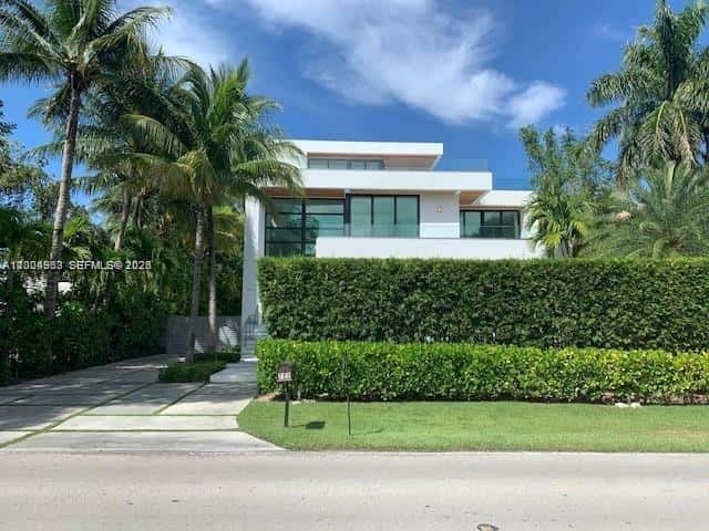 785 Harbor Drive, Key Biscayne FL 33149