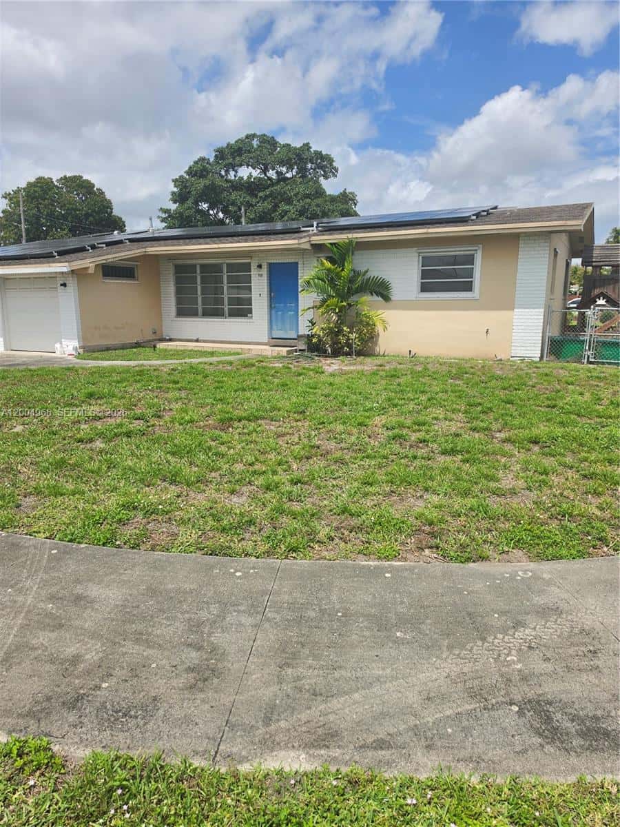 1101 W 54th St, Hialeah FL 33012