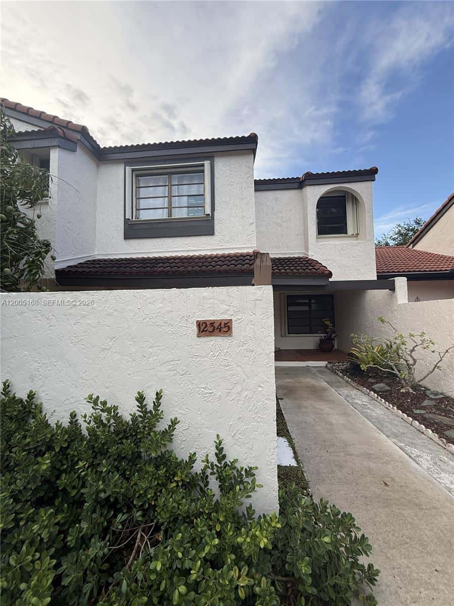 12345 SW 94th Ter, Miami FL 33186