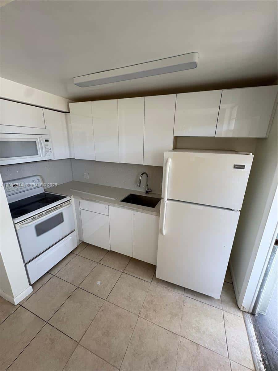 1515 NE 125th Ter # 212, North Miami FL 33161