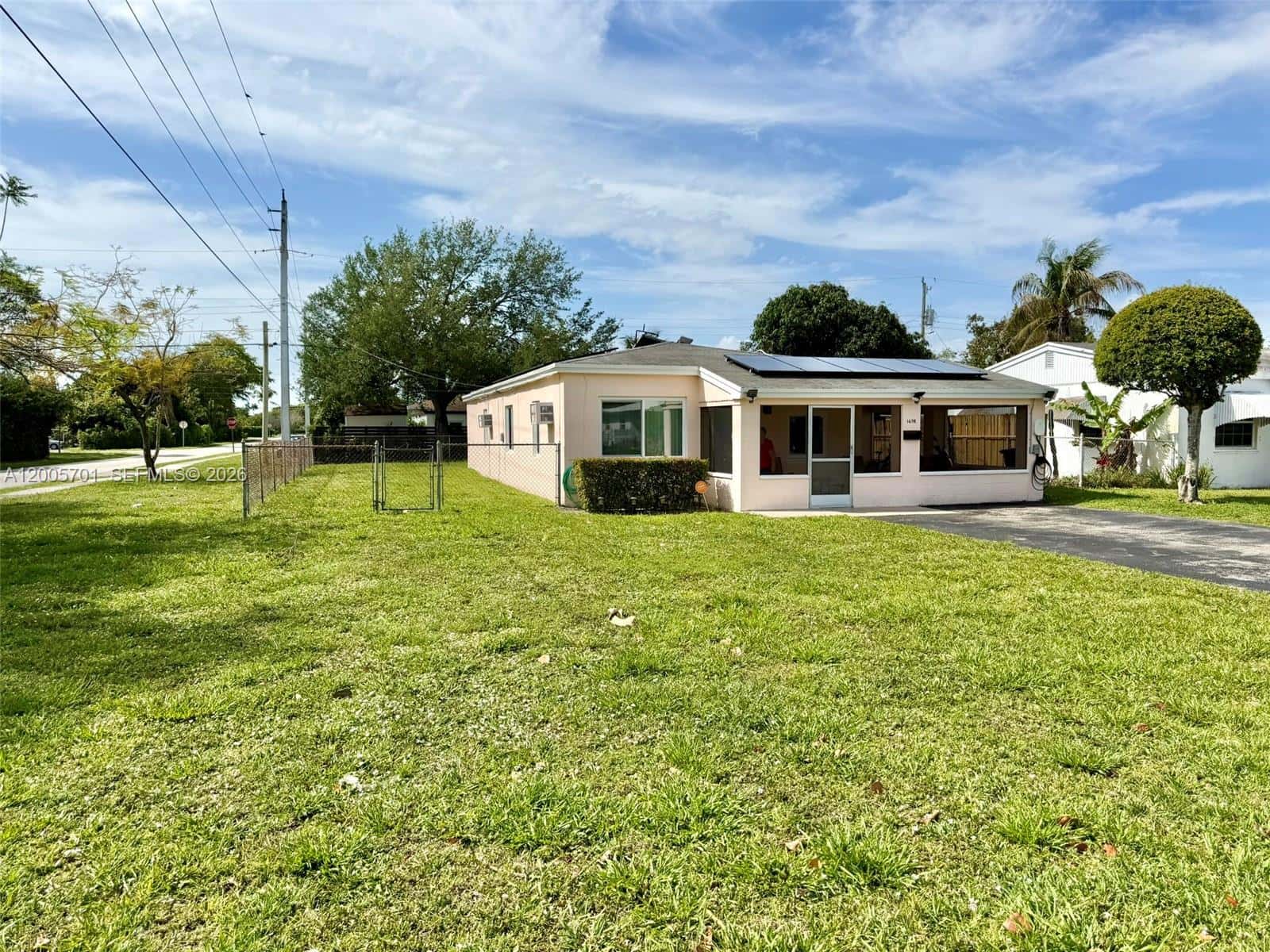 1698 NE 177th St, North Miami Beach FL 33162