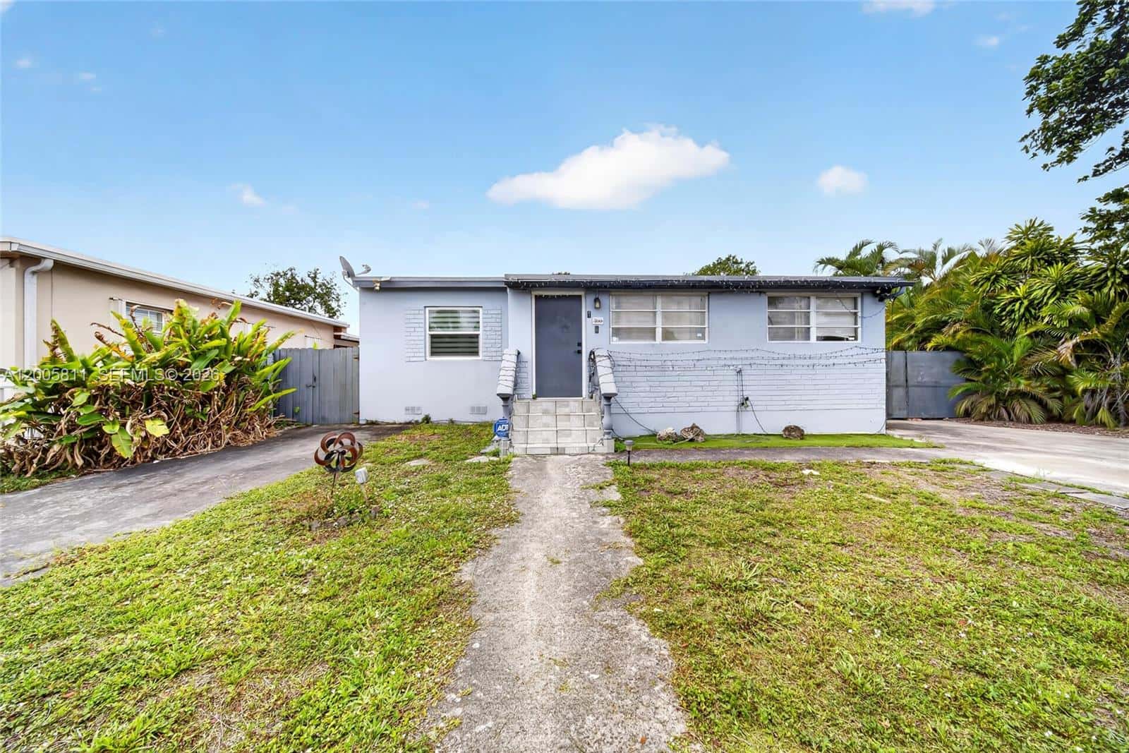 300 E 43rd St, Hialeah FL 33013