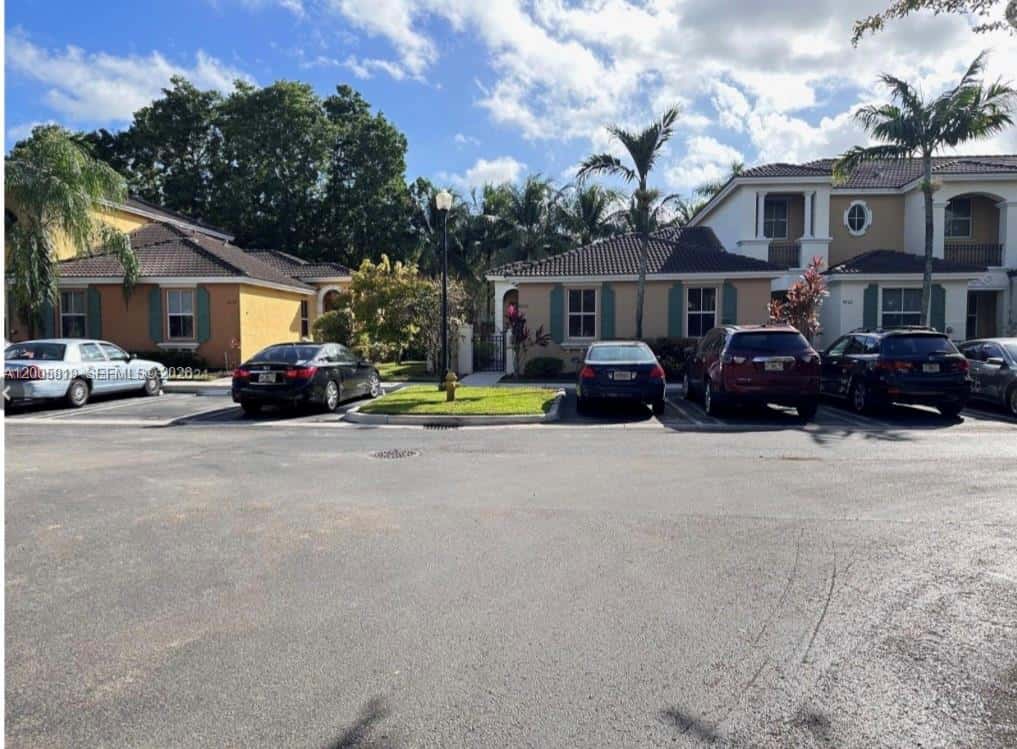 4268 NE 9th St, Homestead FL 33033
