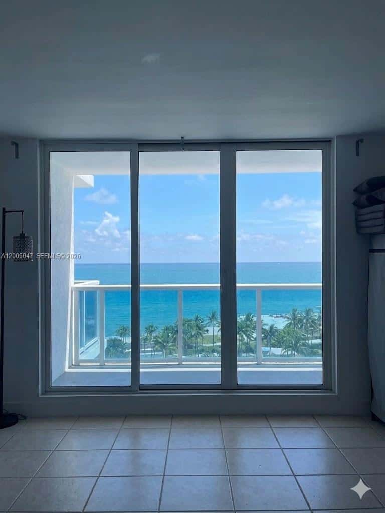 2301 Collins Ave # 840, Miami Beach FL 33139