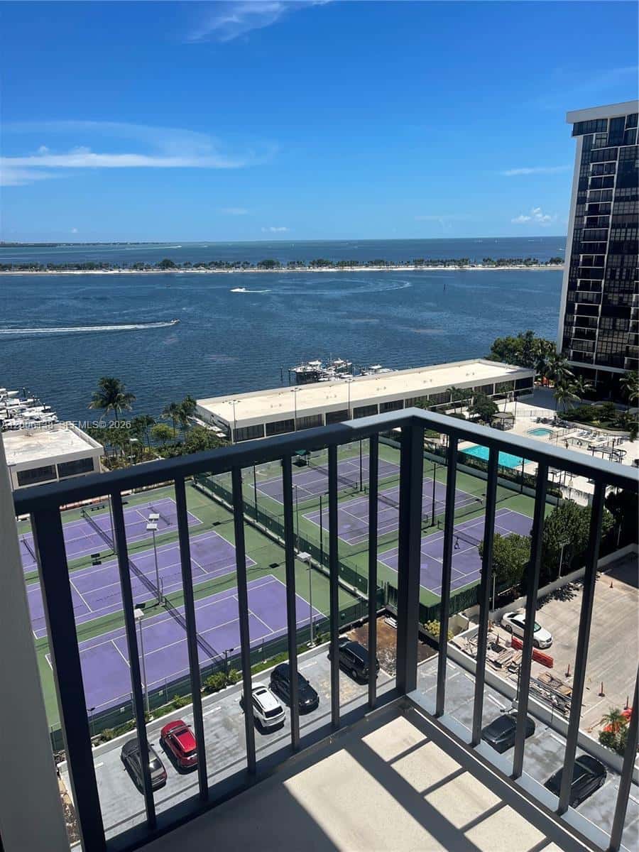 1901 Brickell Ave # B1504, Miami FL 33129