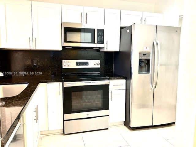 871 NE 207th Ter # 101, Miami FL 33179